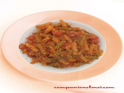 Spirales à la tomate et saucisse chistorra