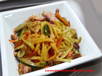 Tagliatelles aux légumes et au poulet