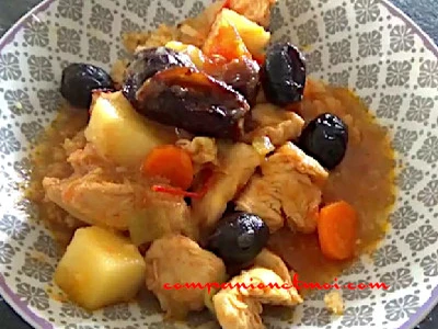Tajine de poulet aux légumes et aux pruneaux