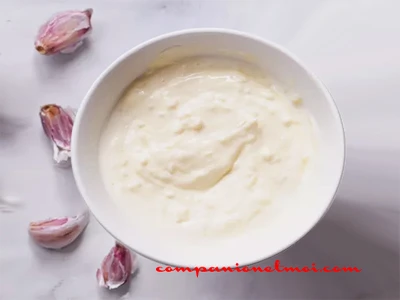 Crème d'ail à la libanaise