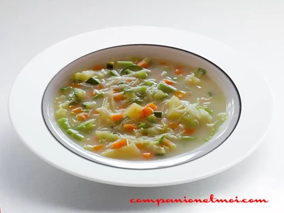 Soupe de légumes aux nouilles