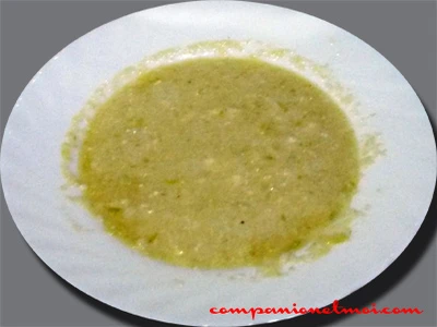 Soupe de poireaux au riz et au fromage