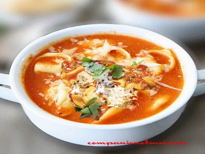 Soupe italienne de tortellini et chair à saucisse