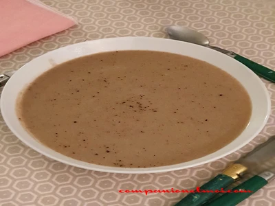 Velouté de champignons de Paris et de châtaignes