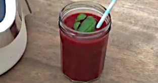 Smoothie pastèque et fruits rouges