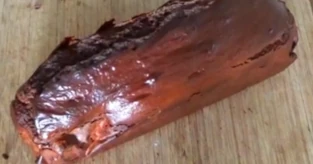 Cake sans farine à la purée de noisettes et pépites de chocolat