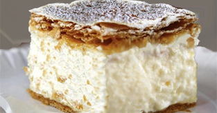 Gâteau à la crème du lac de Bled en Slovénie