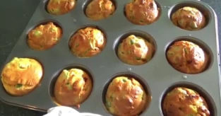 Muffins salés aux fèves et au chorizo